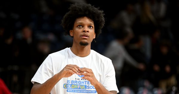 Sjajan potez Partizana i Zvezde: Evo zašto su izašli u istim majicama i šarenim čarapama! /FOTO/