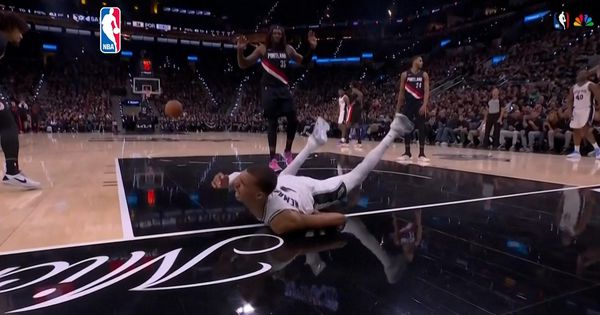 Jeziv pad Vembanjame, udario glavom u pod i izgubio svest