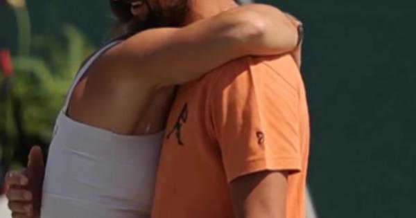 Sabalenka i Đoković trenirali u Londonu, kamere Vimbldona uhvatile zagrljaj dvoje prijatelja /VIDEO/