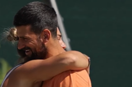 Đoković i Sabalenka ponovo priredili šou: Beloruskinja se poklonila Srbinu /VIDEO/