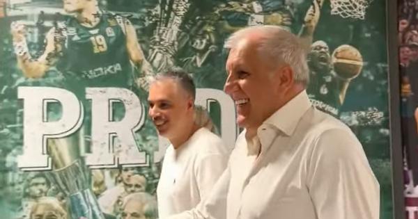 Obradović se vratio, navijači u transu! Željko se obraća u Atini /VIDEO/