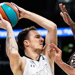 Vukčević "sipao", PARTIZAN POBEDIO: Crno-beli deklasirali Lokomotivu na VTB kupu