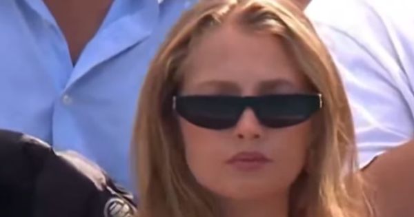 Ni ona nije bila od pomoći: Cicipas ispao s turnira u Majamiju, uprkos podršci zanosne Amerikanke