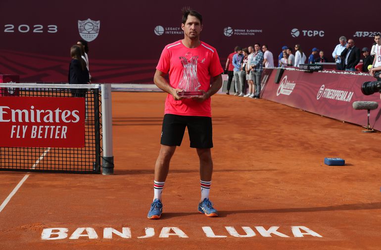 Senzacija od turnira Dušana Lajovića! Srbinu uspeh karijere i trofej u 33. godini u Banjaluci