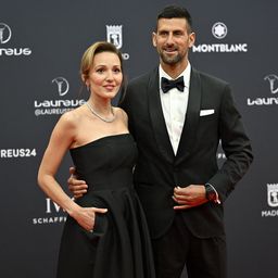 Đokovići u centru pažnje poznatog modnog časopisa: Pogledajte kako su se Novak i Jelena pripremali za Laureusovu ceremoniju /VIDEO/