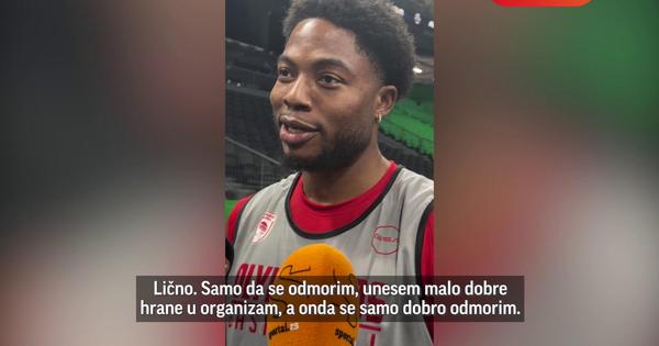 Lekcije od iskusnijih: Tajrik Džons otkrio šta su mu Milutinov i Papanikolau poručili pred meč sezone.