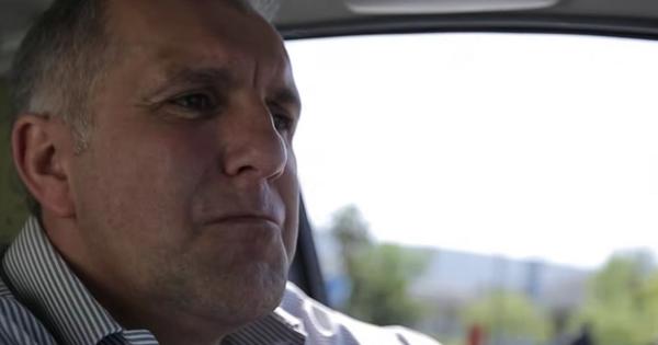 Ovo je vreme paklenih vozača! Željko Obradović se vratio kući, Atina je u potpunom transu, a kultni snimak sa zelenim Ferarijem ponovo je zapalio internet! /VIDEO/