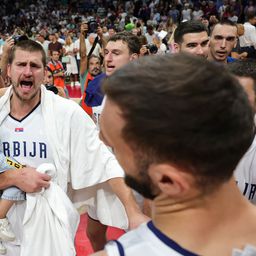 Nikola Jokić sa ćerkom Ognjenom nakon meča Srbija - Grčka