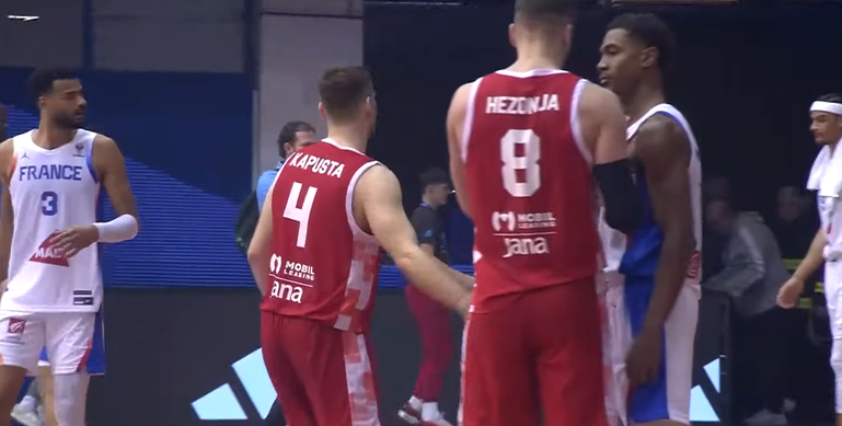 "Hrvatski idioti goli do pojasa su ispuštali majmunske krike!" Komšijama bridi obraz od sramote, Francuzi sve poslali FIBA!