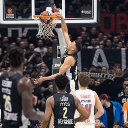 Svako može da padne u ovakvoj Areni, pa i PRVI TIM EVROLIGE! Partizan srušio Olimpijakos i jednom nogom zakoračio u Top 8