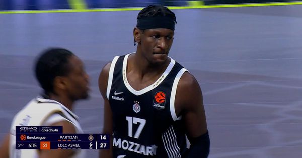 Raspad crno-belih: Partizan nije postigao poene celih šest minuta, a onda je usledio autokoš...