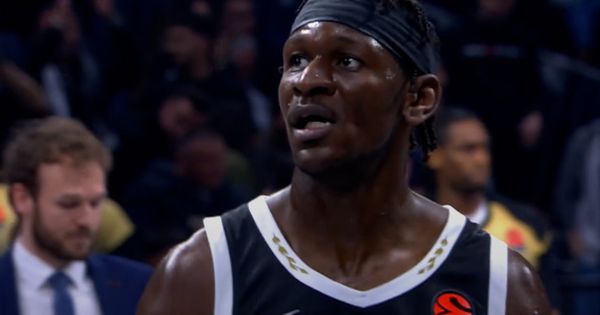 Šok: Bonga promašio ceo koš sa linije za slobodna bacanja!