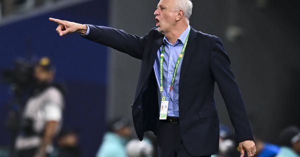 Pobegli od rata i stigli na utakmicu generacije, a doček je bio emotivan /VIDEO/