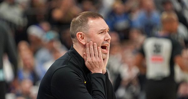 Adelman ljut kao ris: Trener Denvera pobesneo i urlao na igrače na terenu! /VIDEO/