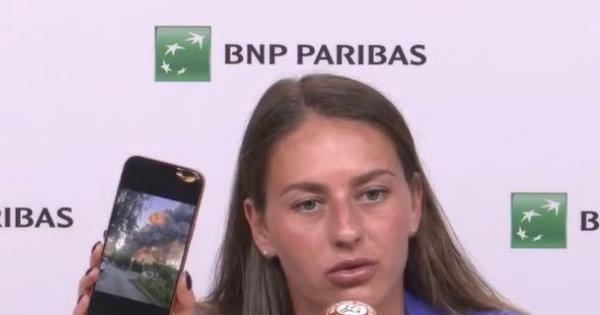 "Ovo sam dobila u osam ujutru!" Čuvena teniserka pokazala sliku na konferenciji Rolan Garosa i ostavila svet bez teksta /VIDEO/