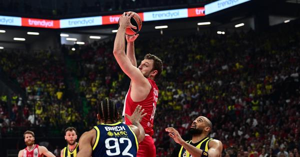 "Razbij ih, šampione" Pobednica Evrovizije poslala poruku zvezdi Olimpijakosa pred finale