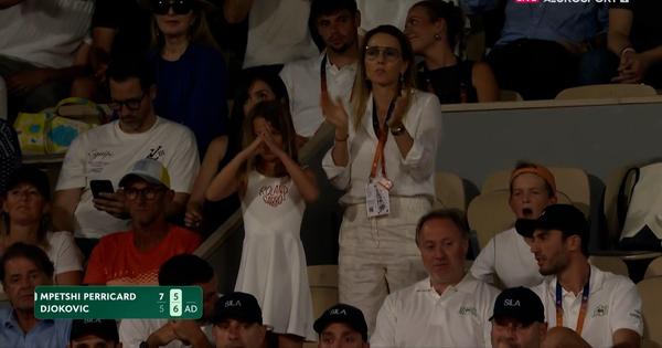 Emotivna reakcija sa tribina, Stefan vatreno bodrio Đokovića u Parizu: Idemoooo!!