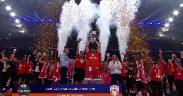 Bodiroga uručio pehar košarkašima Olimpijakosa, a o njihovom slavlju će se danima pričati