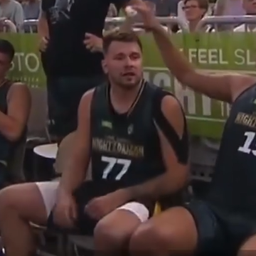 Jokić i Dončić kao najbolji drugari: Nikola i Luka napravili šou, svi pričaju o potezu najboljeg košarkaša /VIDEO/