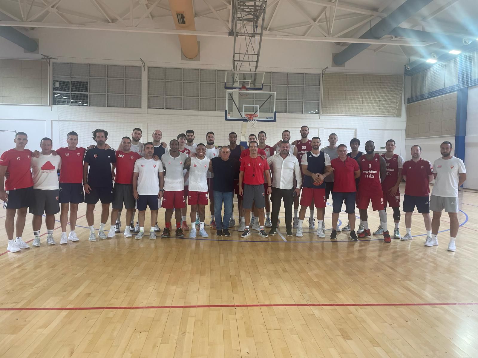 Željko Drčelić i Nebojša Čović obišlči košarkaše Crvene zvezde na pripremama u Staroj Pazovi