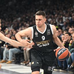 PARTIZAN – ALBA Samo 13 poena crno-belih za četvrtinu, Obradovićev tim previše nervozan