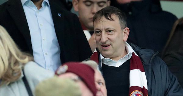 Profesionalni kockar i poker igrač, milijarder, a sada preti da napravi senzaciju i prekine tradiciju dugu 40 godina