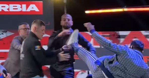 Haos na konferenciji pre spektakla u Beogradu: Nisu mogli da dočekaju ulazak u ring, pa se pobili već na snimanju /VIDEO/