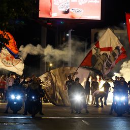 Pravi spektakl i ludnica na Kalemegdanu: Stigli fudbaleri, sve se trese od Zvezdinih pesama! /FOTO, VIDEO/