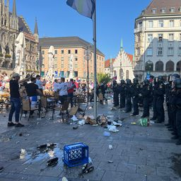 Novi haos u Minhenu, policija upala među srpske navijače /VIDEO/