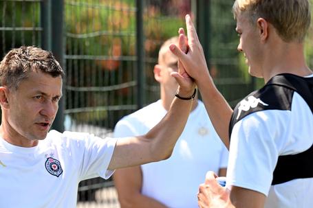 PARTIZAN – CSKA 1948 Bugari promašuju, crno-beli bledi! /VIDEO PRENOS/
