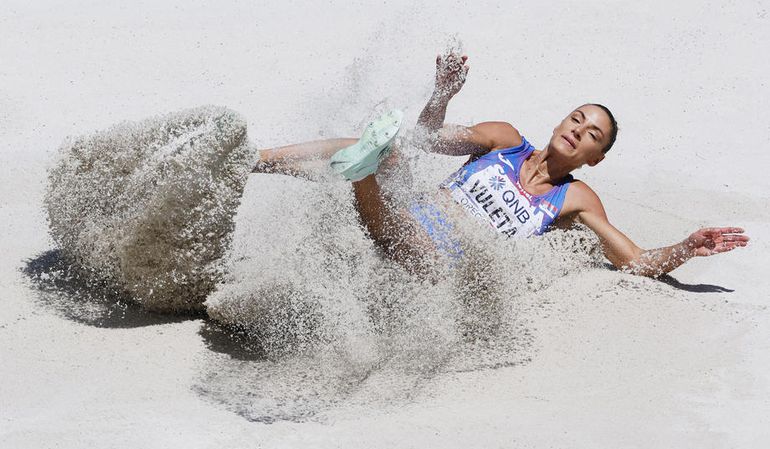 Navijači besni zbog spornog momenta na SP zbog kog je Ivana ostala bez medalje, sve je podsetilo na BIZARAN DETALJ zbog kog je već jednom ostala bez odličja