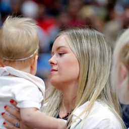 Jokić je protiv "čarobnjaka" imao posebnu podršku sa tribina: Oko kamere snimilo "razloge" Nikoline magije protiv Vašingtona /FOTO/