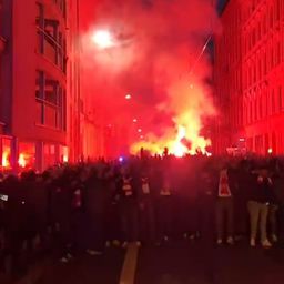 Delije pretvorile ulice Lajpciga u pravi pakao! Ogromna bakljada i marširanje ka stadionu: A tamo tek sledi spektakl /VIDEO/