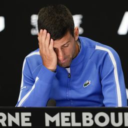 Otkriveno zbog čega je Novak Đoković doživeo bolan šamar u polufinalu Australijan opena /VIDEO/