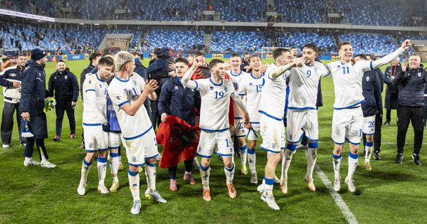 Fudbaleri tzv. Kosova pobedili Slovačku, pa slavili uz albanske zastave /GALERIJA/