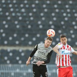 Nema publike, nema ni pogodaka: Posle 17 godina je derbi u Humskoj bio REVIJA PROMAŠAJA, Borjan sačuvao Zvezdu, a stativa Partizan