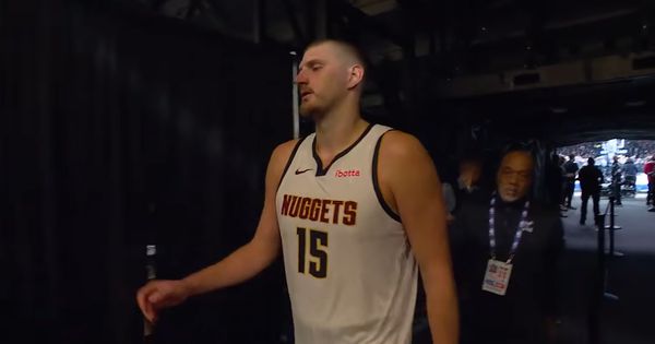 Više isključenja nego koševa! Šokantne brojke Jokića protiv Vulvsa /VIDEO/