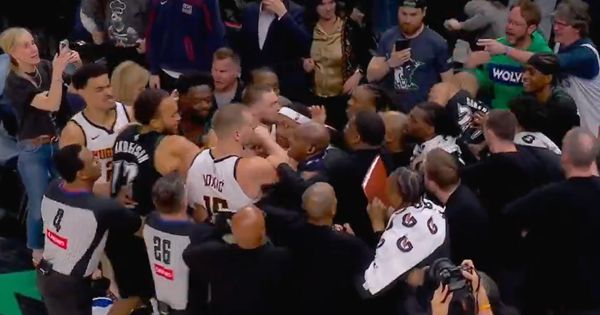 Jokiću pao mrak na oči: Zbog ove provokacije rivala je Srbin krenuo u tuču i zaradio isključenje /VIDEO/