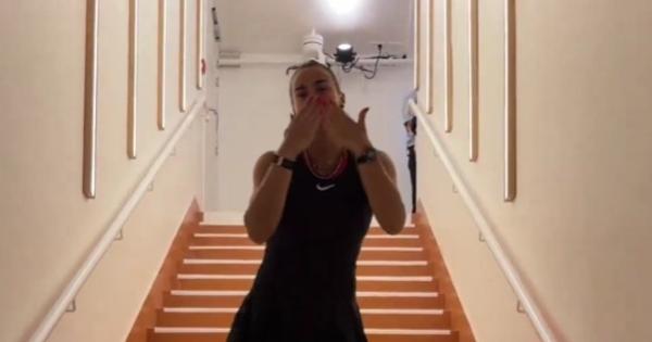 Sabalenka zaplesala na stepenicama i odgovorila Đokoviću koji je odgovorio čuvenim rečima! /VIDEO/