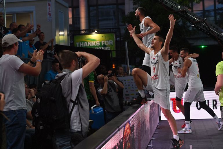 SRBIJA JE PONOSNA BASKETAŠKA SILA Predsednik Vučić čestitao basketašima svetsko zlato