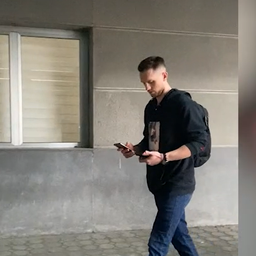 "Ovo je košarkaš?" Bizarna scena ispred Arene, Ponitku zaustavila policija /VIDEO/