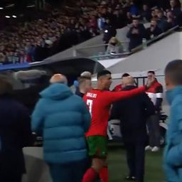 Ronaldo besneo u Ljubljani! Zaleteo se ka sudiji posle šamara Slovenaca /VIDEO/