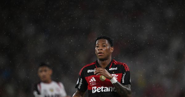 Skandal u Brazilu: Fudbaler Flamenga dovodio žene u klupski hotel i na treninge!