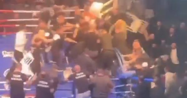 Haos u Turskoj: Navijači linčovali Rusa, letele i stolice! /VIDEO/