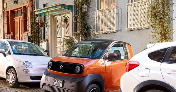 Smart dobrio brutalnu konkurenciju: Turski “mališan” osvaja ulice – karoserija od plastike, domet idealan, a cena? Evropa je u šoku! /VIDEO/