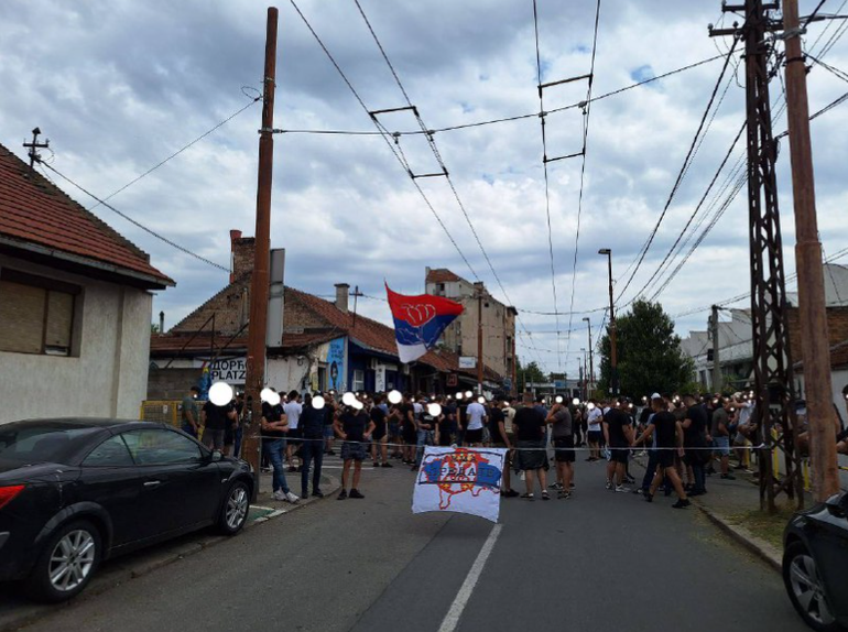 Navijači Zvezde protestuju na Dorćolu, a razlog je - festival "Mirdita"