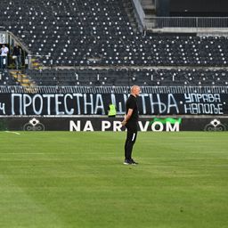 Jasna poruka navijača Partizana: Na jugu ih nema protiv Javora, ali su pozvali na protest velikim transparentom /FOTO/