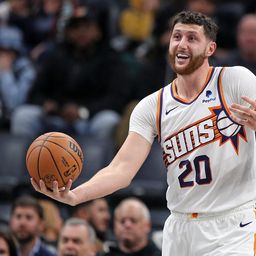 Jusuf Nurkić ponovo šokirao: O njegovom potezu bruju čitava Amerika - centar Sansa ponizio veliku NBA zvezdu /VIDEO/