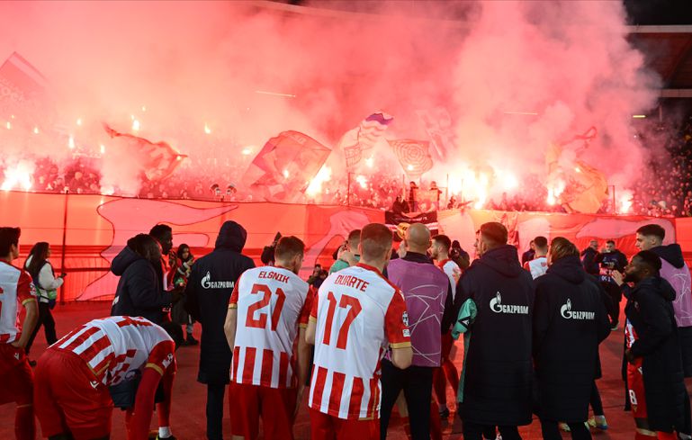 "I u šestoj ligi!" Uz zvuke pesme "Nek se Marakani vrate slavni dani" navijači poslali snažnu poruku: Gledam nju, a ne njene protivnike! /VIDEO/