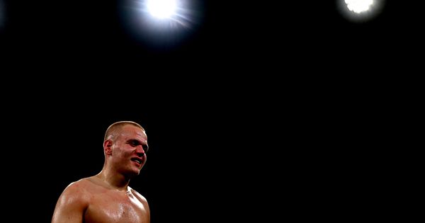 Na koga vam liči ovaj tinejdžer iz BiH? Zbog legendarnog oca je dobio stajaće ovacije usred Srbije /FOTO/